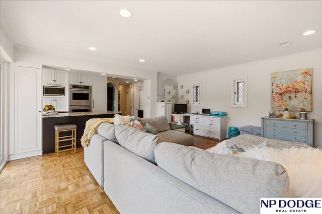 673 N 57 Street, Omaha, NE 68132