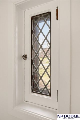 673 N 57 Street, Omaha, NE 68132