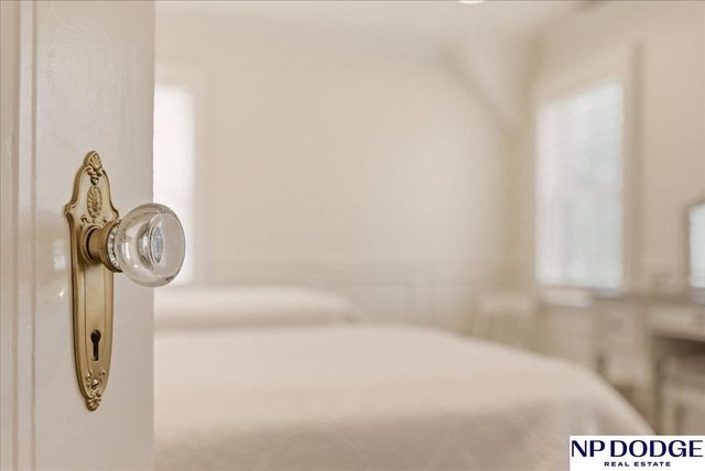 673 N 57 Street, Omaha, NE 68132