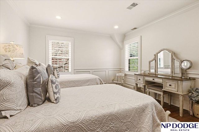 673 N 57 Street, Omaha, NE 68132