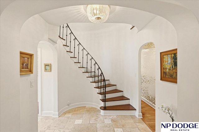 673 N 57 Street, Omaha, NE 68132