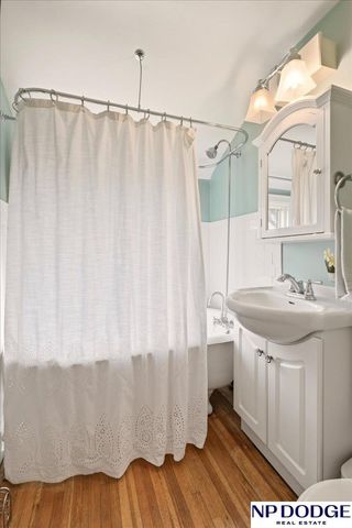 673 N 57 Street, Omaha, NE 68132