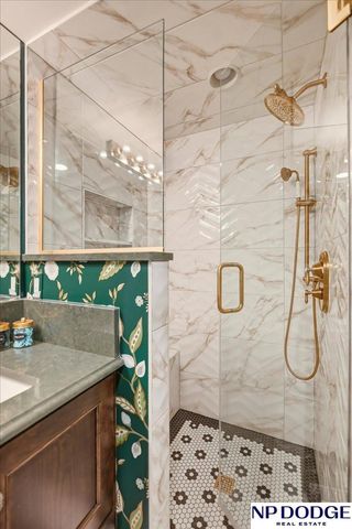 673 N 57 Street, Omaha, NE 68132