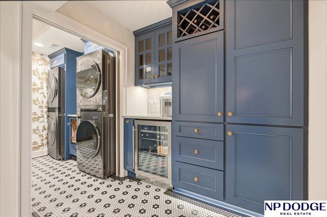 673 N 57 Street, Omaha, NE 68132