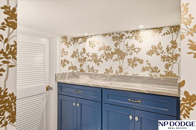 673 N 57 Street, Omaha, NE 68132