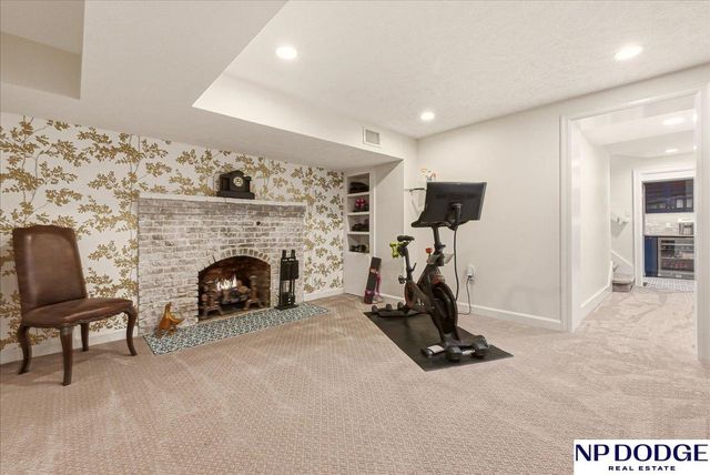 673 N 57 Street, Omaha, NE 68132