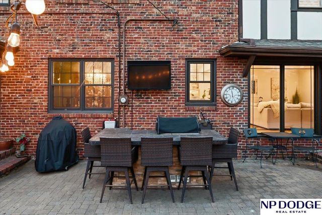 673 N 57 Street, Omaha, NE 68132