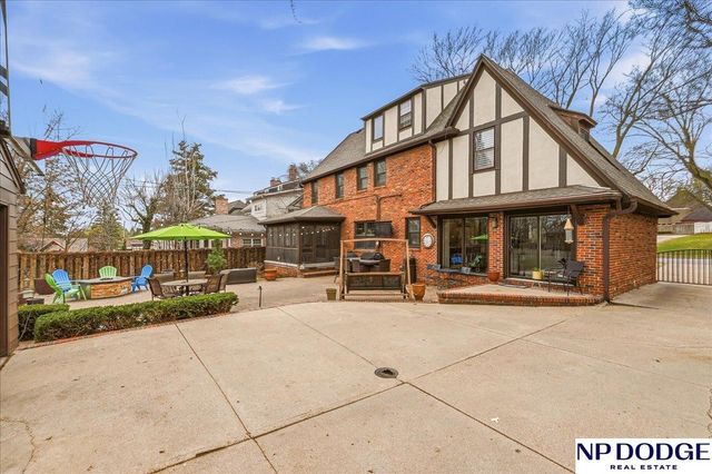 673 N 57 Street, Omaha, NE 68132