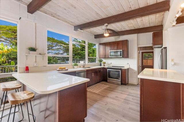 47-174 Kamehameha Highway, Kaneohe, HI 96744