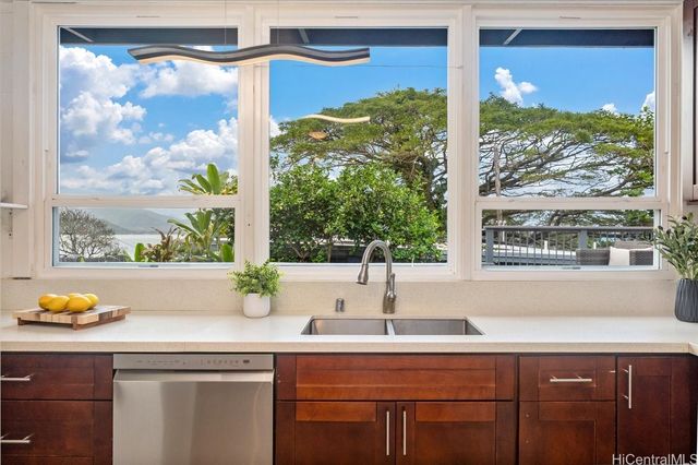 47-174 Kamehameha Highway, Kaneohe, HI 96744