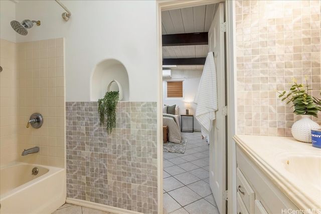 47-174 Kamehameha Highway, Kaneohe, HI 96744