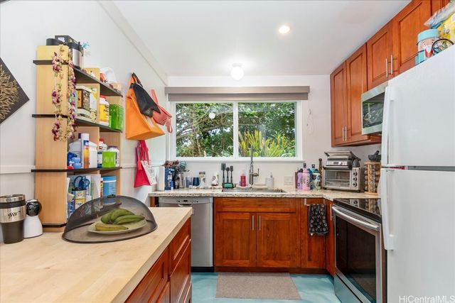 47-174 Kamehameha Highway, Kaneohe, HI 96744