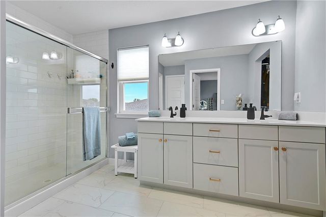 3807 SW Walsh Drive, Lee's Summit, MO 64082