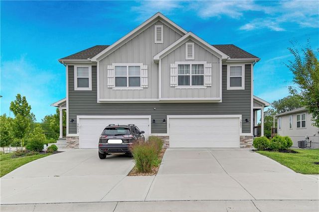 3807 SW Walsh Drive, Lee's Summit, MO 64082