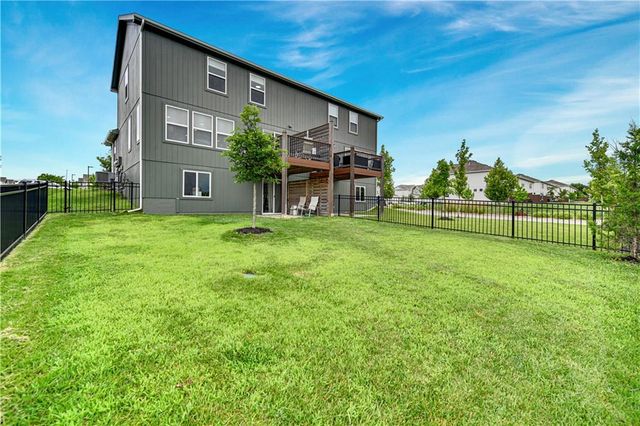 3807 SW Walsh Drive, Lee's Summit, MO 64082