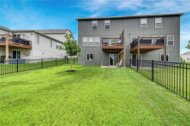 3807 SW Walsh Drive, Lee's Summit, MO 64082