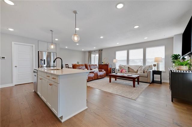 3807 SW Walsh Drive, Lee's Summit, MO 64082