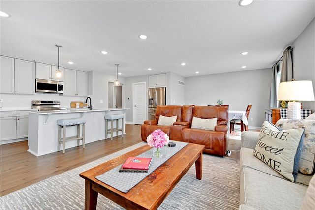 3807 SW Walsh Drive, Lee's Summit, MO 64082