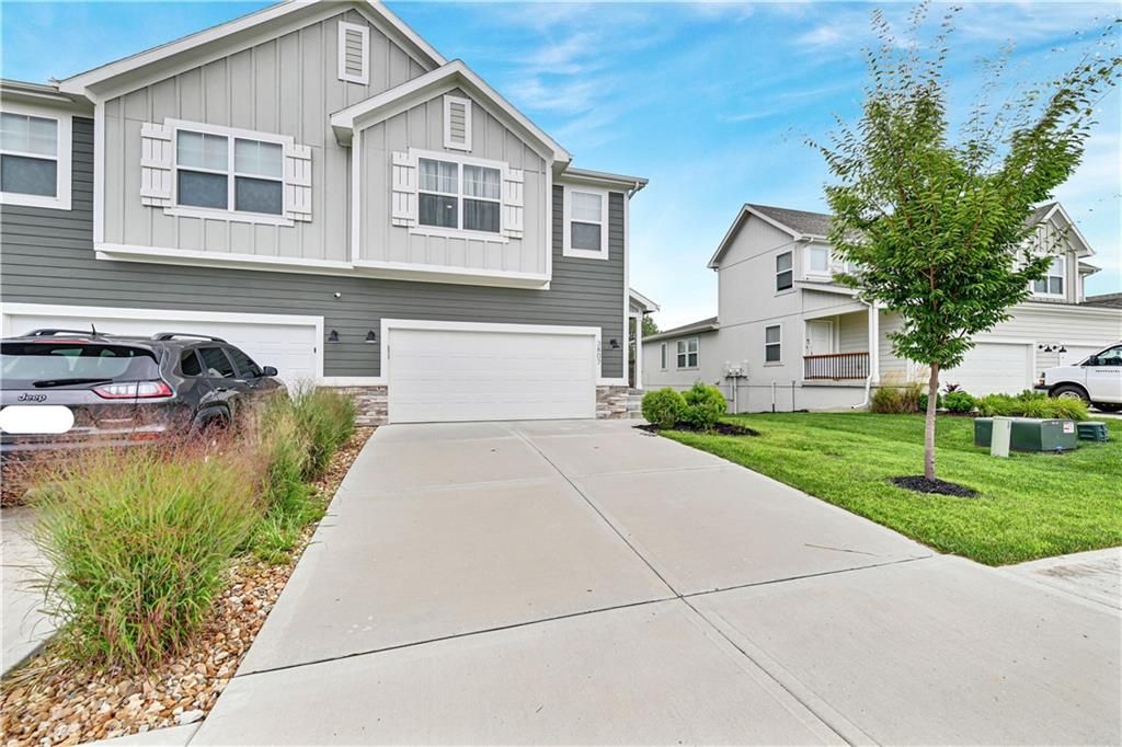 3807 SW Walsh Drive, Lee's Summit, MO 64082