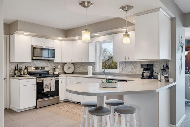 1559 Young DRIVE W, Onalaska, WI 54650