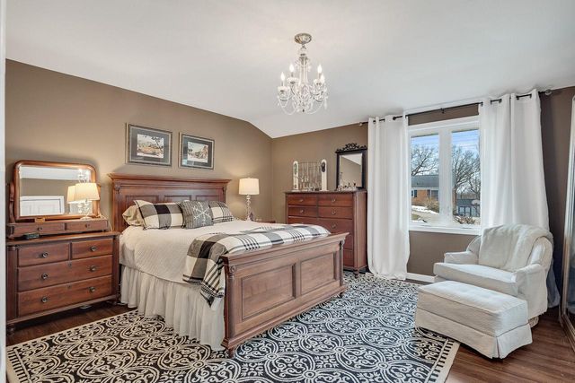 1559 Young DRIVE W, Onalaska, WI 54650