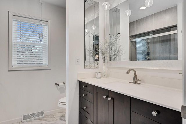 1559 Young DRIVE W, Onalaska, WI 54650