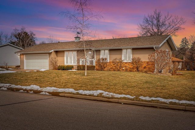 1559 Young DRIVE W, Onalaska, WI 54650