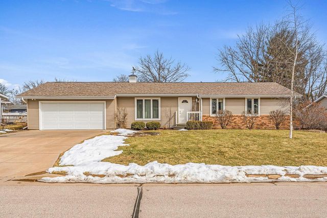 1559 Young DRIVE W, Onalaska, WI 54650