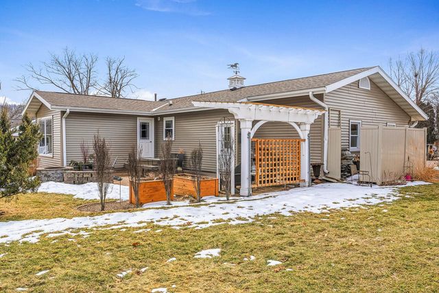 1559 Young DRIVE W, Onalaska, WI 54650