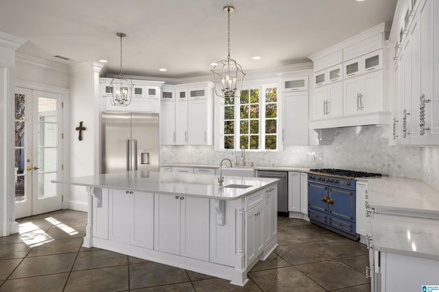 8015 CASTLEHILL ROAD, Hoover, AL 35242