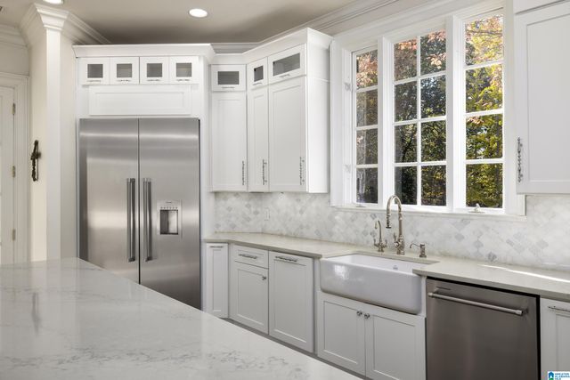 8015 CASTLEHILL ROAD, Hoover, AL 35242