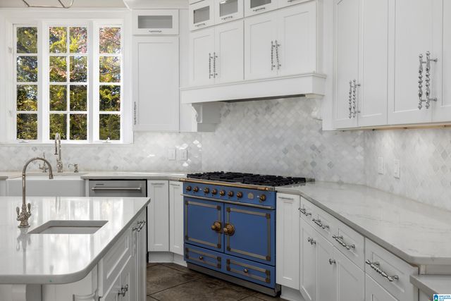 8015 CASTLEHILL ROAD, Hoover, AL 35242