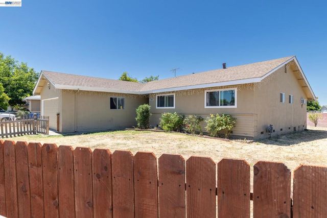7700 Laramore, Sacramento, CA 95832