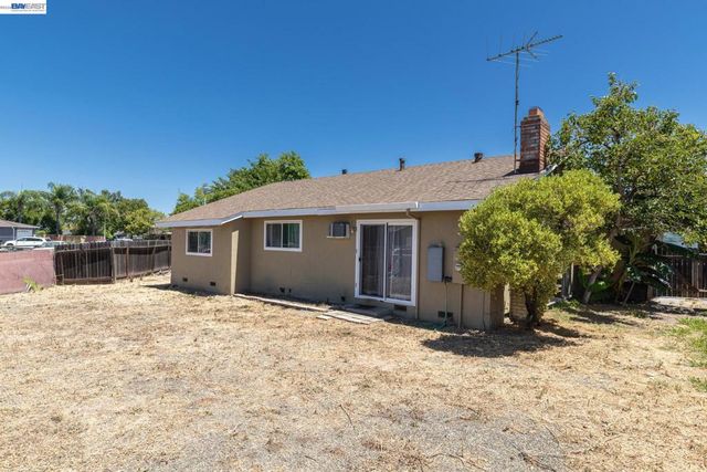 7700 Laramore, Sacramento, CA 95832