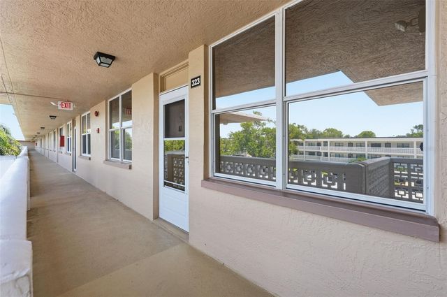 4915 BAY STREET NE 323, St Petersburg, FL 33703