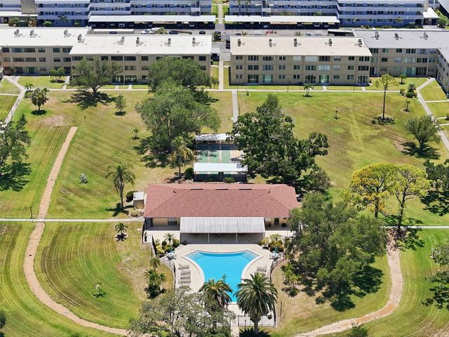 4915 BAY STREET NE 323, St Petersburg, FL 33703