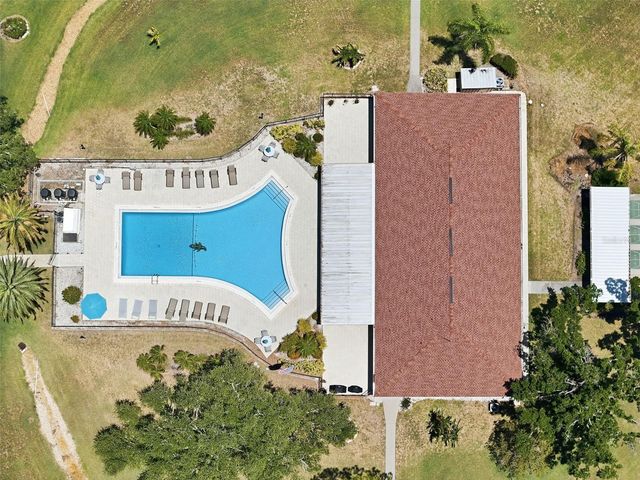 4915 BAY STREET NE 323, St Petersburg, FL 33703