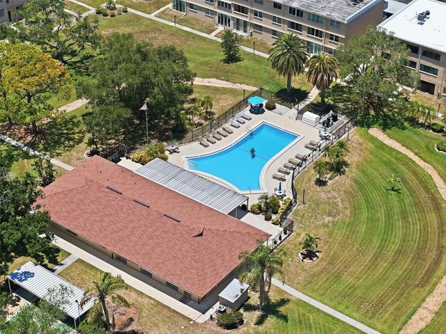 4915 BAY STREET NE 323, St Petersburg, FL 33703