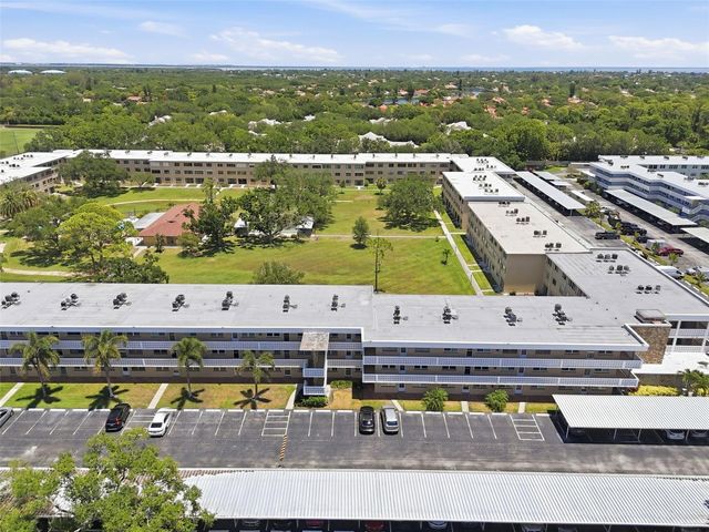 4915 BAY STREET NE 323, St Petersburg, FL 33703