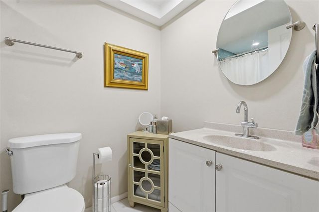 4915 BAY STREET NE 323, St Petersburg, FL 33703