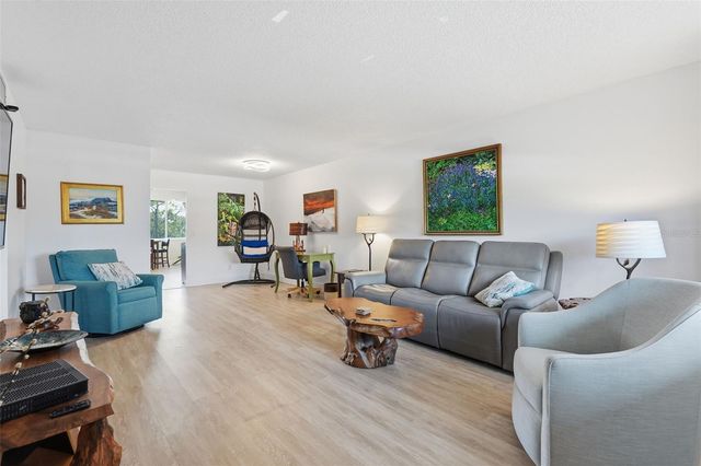 4915 BAY STREET NE 323, St Petersburg, FL 33703