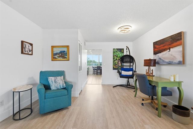 4915 BAY STREET NE 323, St Petersburg, FL 33703