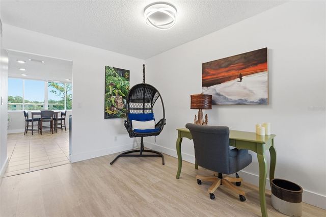4915 BAY STREET NE 323, St Petersburg, FL 33703