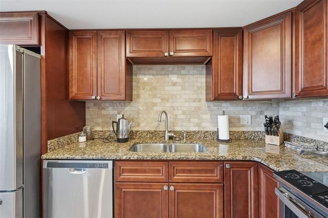 4915 BAY STREET NE 323, St Petersburg, FL 33703