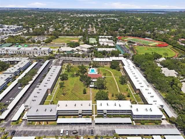 4915 BAY STREET NE 323, St Petersburg, FL 33703