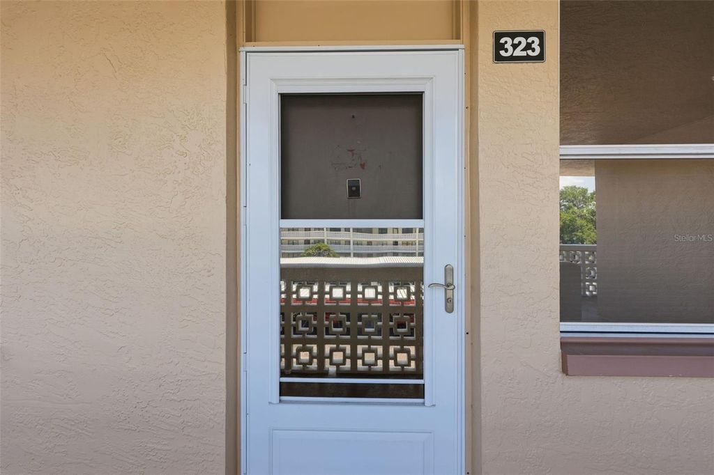 4915 BAY STREET NE 323, St Petersburg, FL 33703