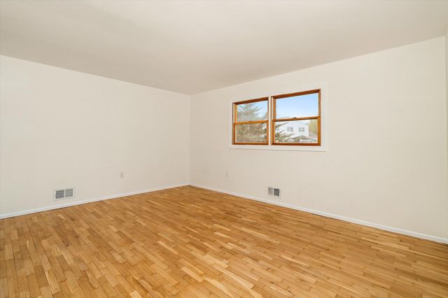 406 FLOCK RD, Hamilton, NJ 08619