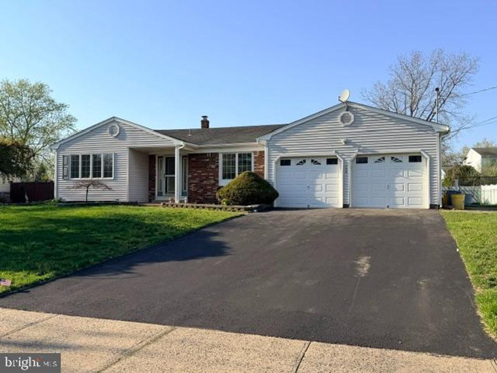 406 FLOCK RD, Hamilton, NJ 08619