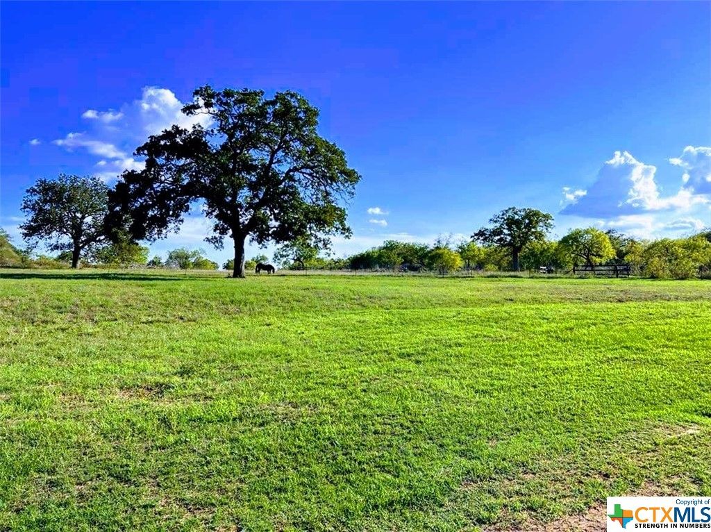 1831 County Rd 105, Gonzales, TX 78629