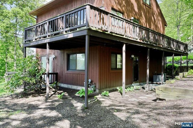 1 Gray Rock Drive 11, Vernon, NJ 07462